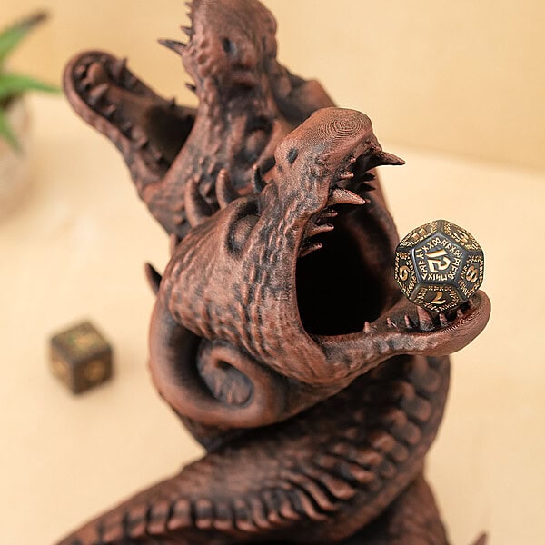 Stolp za kocke, dice tower prepletena zmaja v silk zlato-rdeči barvi