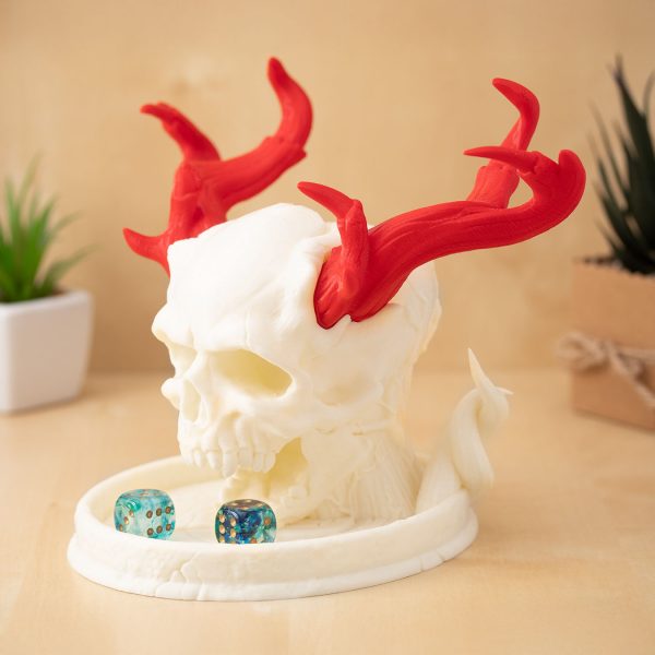 Stolp za kocke (Dice Tower) LOBANJA Z ROGOVI v kremno beli in rdeči barvi